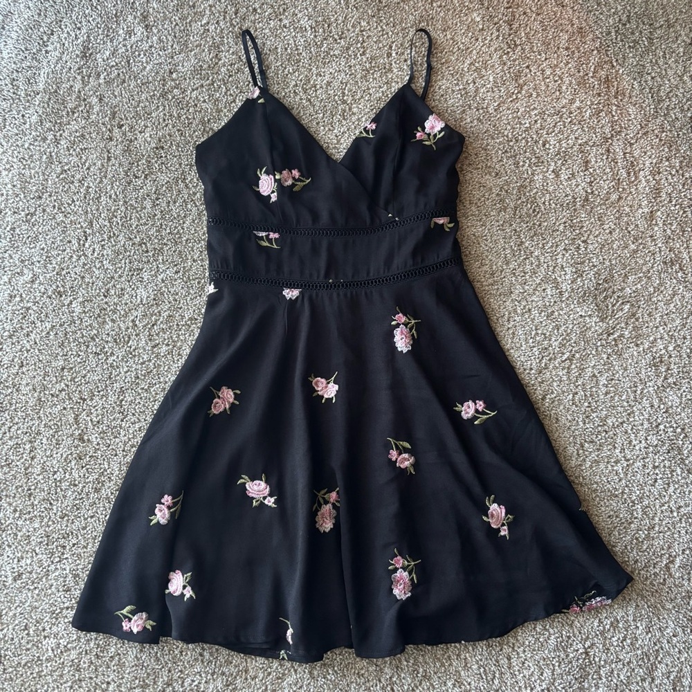 Mi Ami Black Floral Cocktail Dress